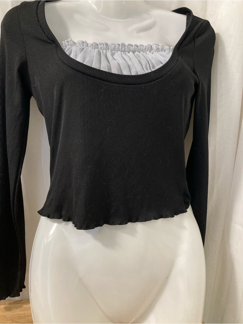ROMWE Black Long Sleeve Scoop Neck Top with White Ruched Inset